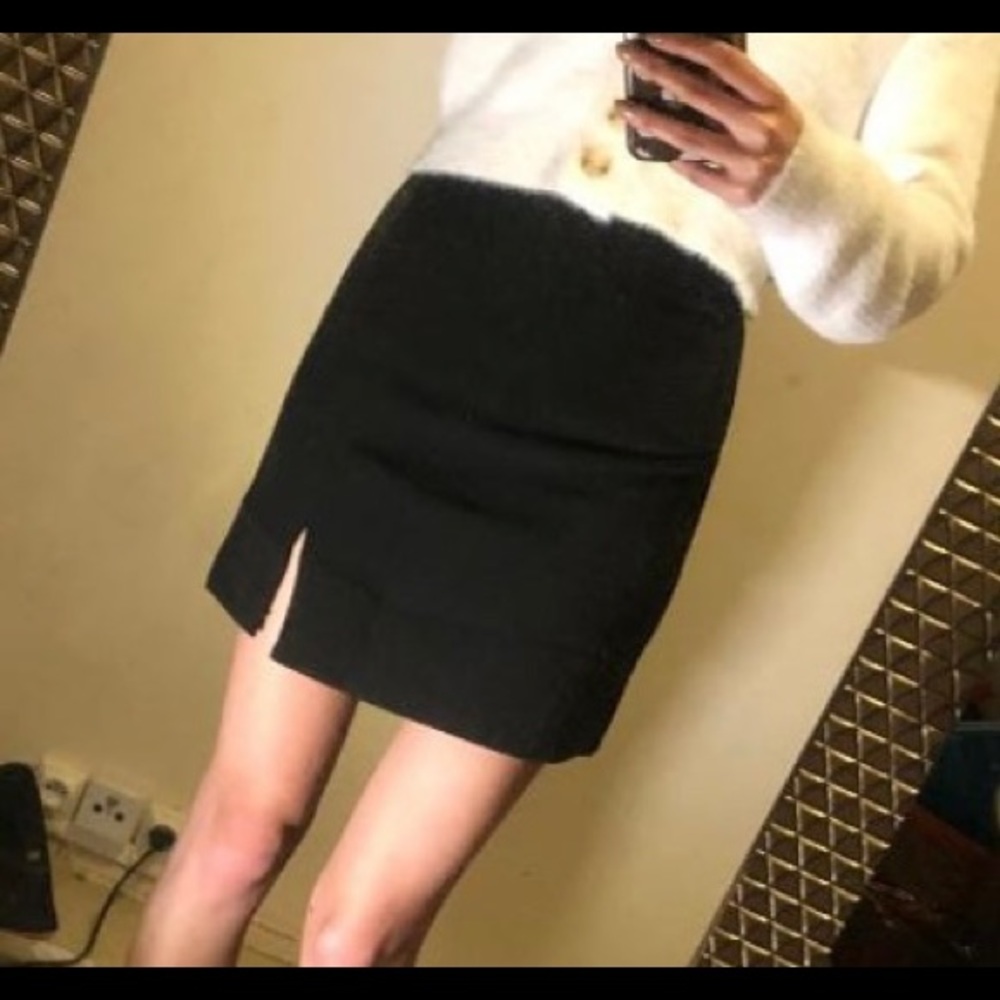 Black High-Waist Side Slit Skirt